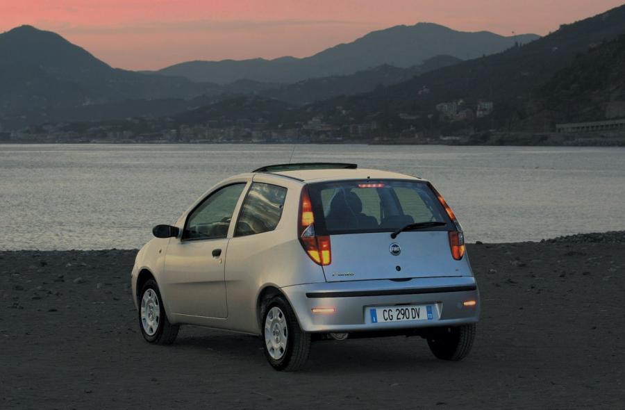  Fiat Punto 2003 года  (фото 57 из 67)